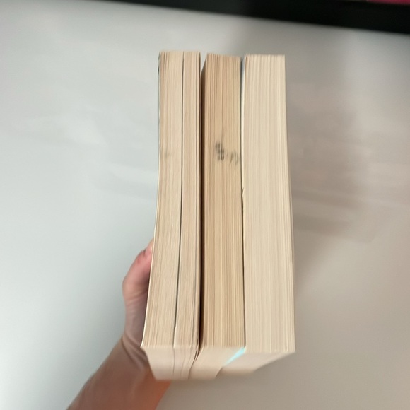 Nicholas Sparks Romance Novels - Picture 8 of 10